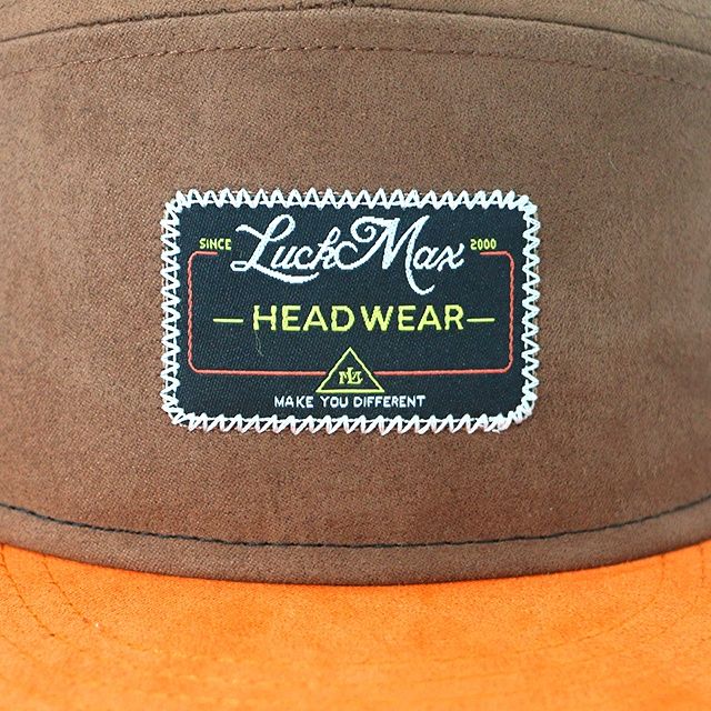 Custom high quality suede fabric 6 panels flat brim woven Snapback cap label